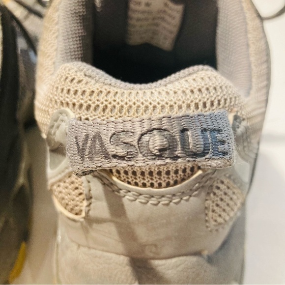 VASQUE  Sz 8.5 W or 7 M Grey Lace Up Sneakers - Picture 12 of 12